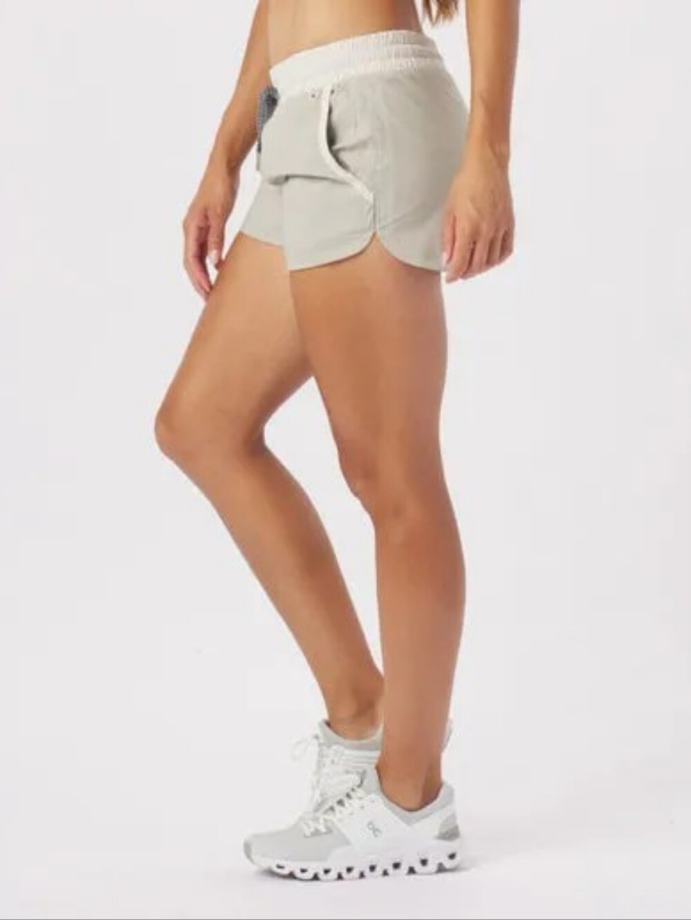 GLYDER Unstoppable Shorts 4" Tan Women's Size Small